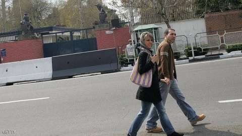 إيران تحقق في حفلات السفارات 