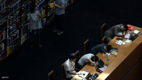 علّم الأطفال وهم نيام.. واحصل على 130 دولارا في الساعة