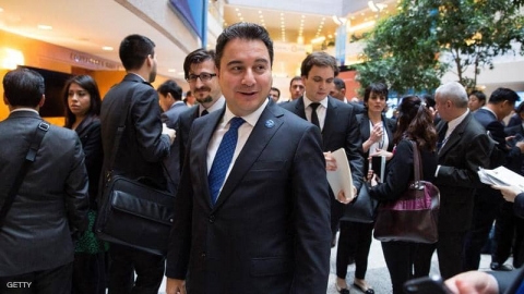 استقالة أحد مؤسسي 