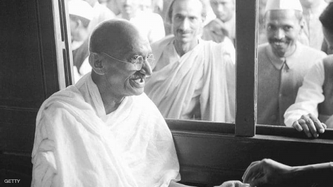 في ذكرى ميلاده.. سرقة رماد جثة المهاتما غاندي