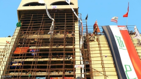 بناء مهجور يتحول إلى 