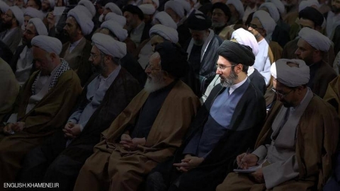 تعرف على نجل خامنئي 