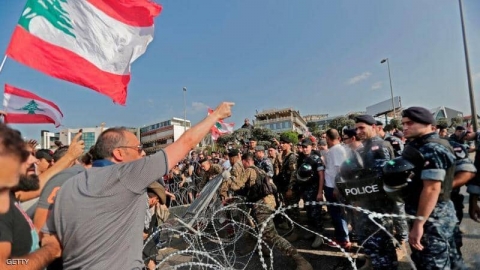 احتجاجات بيروت على طريق القصر الجمهوري.. وتأهب أمني