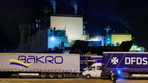 هولندا تضبط مهاجرين داخل حاوية تبريد