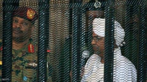 حل حزب البشير.. و