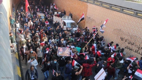 العراق.. أحزاب السلطة تتجه لساحة التحرير والبرلمان ينعقد