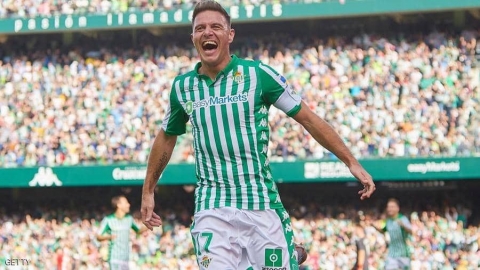 قائد ريال بيتيس يدخل التاريخ.. برقم قياسي