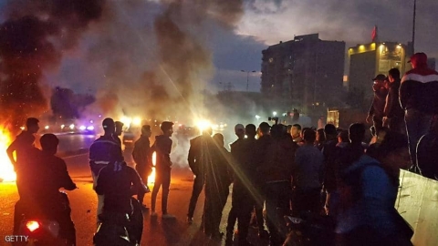 ليلة ساخنة في بيروت وإغلاق للطرق في المدن اللبنانية