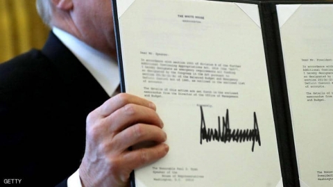 ترامب يوقع مرسوما مثيراً للجدل للتصدّي لمعاداة السامية