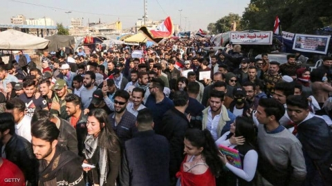 احتجاجات العراق تتصاعد.. ورئيس الوزراء 