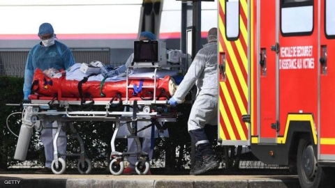 وفيات كورونا اليومية تتراجع في فرنسا