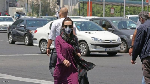 آلاف الإصابات يوميا.. إيران لا تزال عالقة في 