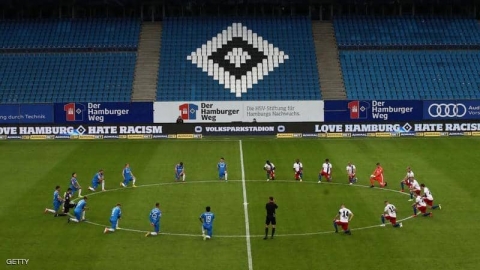 الركوع في الملاعب.. قرار جديد بعد مأساة فلويد