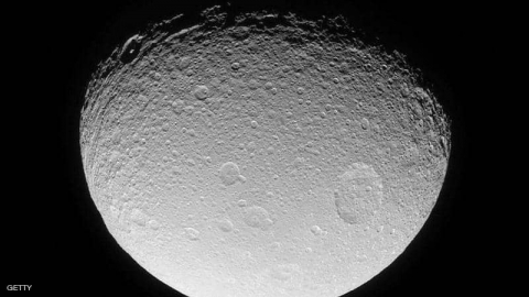 ما سر المادة الخضراء على القمر؟.. علماء يحلون اللغز