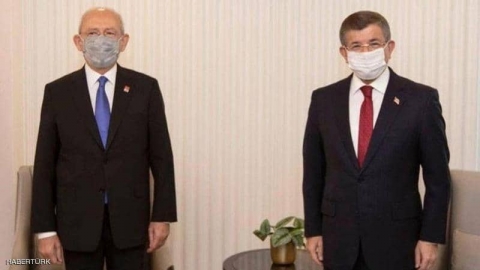 الخصم والصديق في صورة.. تفاصيل مقابلة 