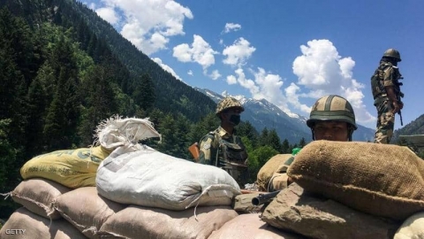 في خرق جديد.. القوات الهندية والصينية تبادلت النار مرتين