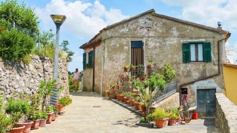 عمرك 40 عاما أو أقل.. تعال إلى القرية وخذ 40 ألف استرليني