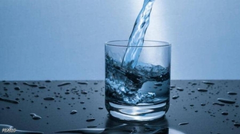 الماء السائل نوعان.. دراسة سويدية تكشف 