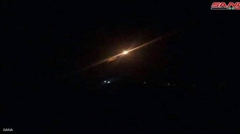 إسرائيل تقصف أهدافا في محيط محافظة حماة وسط سوريا