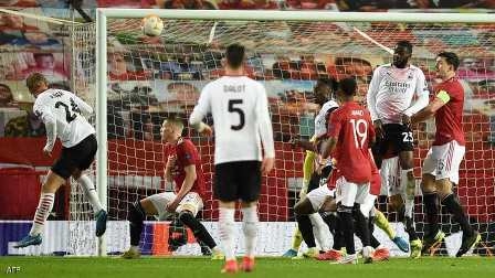 ميلان ينتزع 