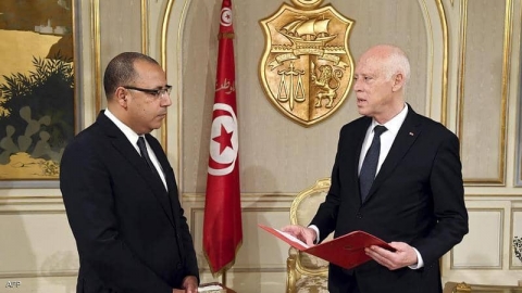 أزمة تونس مستمرة.. للأسبوع السابع شد وجذب بين سعيد والمشيشي