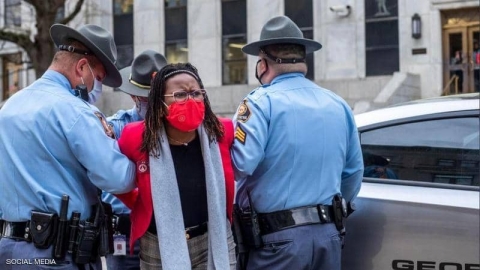 فيديو لاعتقال مشرعة أميركية.. والتهمة 