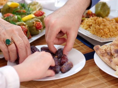 هل فقدان الوزن في شهر رمضان أمر صحي؟