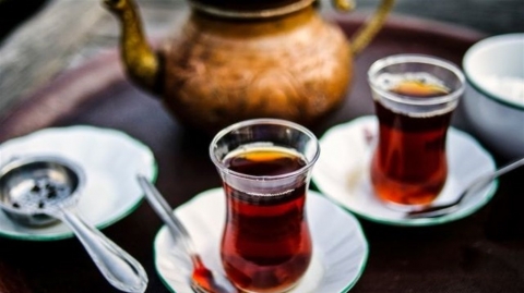 ترتكبون هذا الخطأ أثناء تحضير الشاي