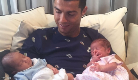 رونالدو ينشر أول صورة 