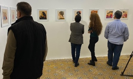 تشكيلية شابة تطوع تكنيكاً حديثاً لخدمة التراث والفولكلور الكوردي