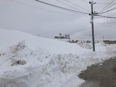الثلوج تعمق معاناة النازحين الأيزيديين في جبل سنجار.