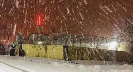 حاصرتهم الثلوج.. إنقاذ عشرات العالقين في جبل كاره بدهوك