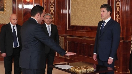 أوميد خوشناو يؤدي اليمين الدستورية أمام رئيس الاقليم كمحافظ لأربيل