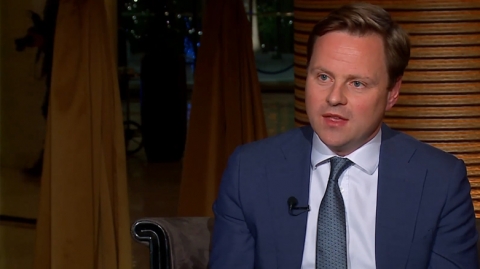 بريطانيا للعراقيين: قصف مطار بغداد يعرضكم للخطر ويزيد فقركم