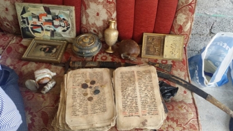 احباط عملية تهريب مخطوطات ومسكوكات واختام اثرية في نينوى