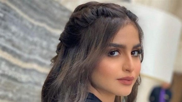 حلا الترك تسجن والدتها بسبب 200 ألف ريال بحريني