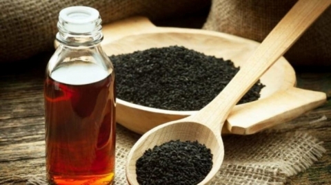 زيت حبة البركة .. كنز من الفوائد الصحية