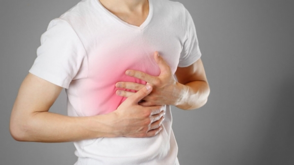 كيف تحمي معدتك من الحموضة بعد الإفطار؟