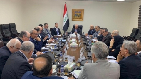 أول تعليق من بغداد على انهيار أسعار النفط