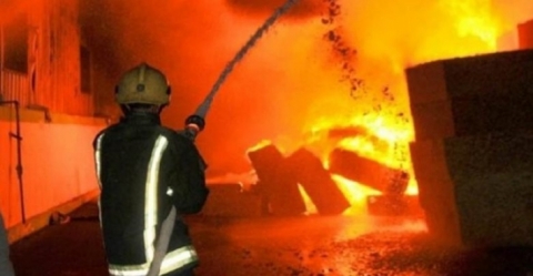 حريق كبير جنوب بغداد يلتهم محال تجارية