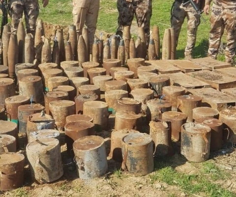 العثور على مخبأ كبير  للعبوات الناسفة والقنابر أيمن الموصل