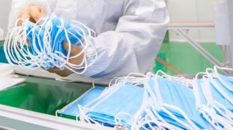 دعوات نيابية لفرض سعر موحد ومدعوم على الكمامات والمعقمات وأجهزة الأوكسجين