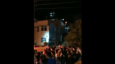 تشييع 3 من حماة البيئة قضوا حرقاً خلال محاولتهم اطفاء حرائق بغابات في شرق كوردستان