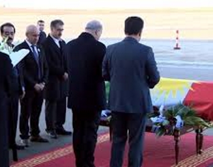وصول جثمان الكاتب والمفكر الكوردي جمال نَبَز إلى أربيل