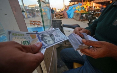 اللجنة المالية : 