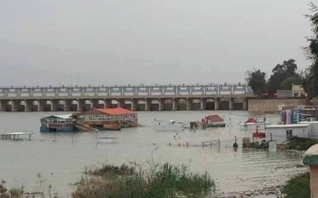غرق مرسى الجادرية في بغداد بسبب ارتفاع مناسيب مياه دجلة