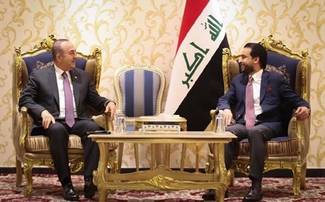وزير خارجية تركيا يجتمع مع رئيس البرلمان العراقي ويبحث معه تعزيز العلاقات و