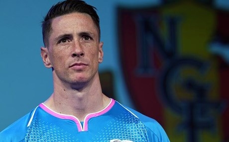 النجم الإسباني فرناندو توريس يعلن اعتزال كرة القدم نهائياً