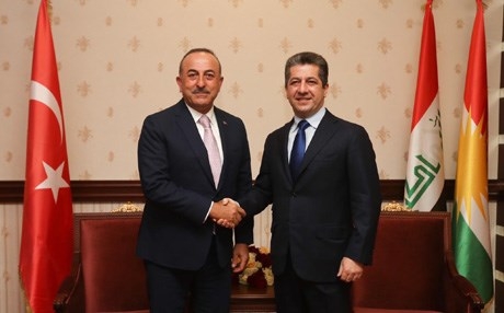 تشاووش أوغلو يهنئ مسرور البارزاني بمنصبه الجديد