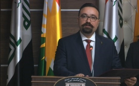 وزير النقل بحكومة إقليم كوردستان يمنع موظفيه من استخدام الهواتف الذكية